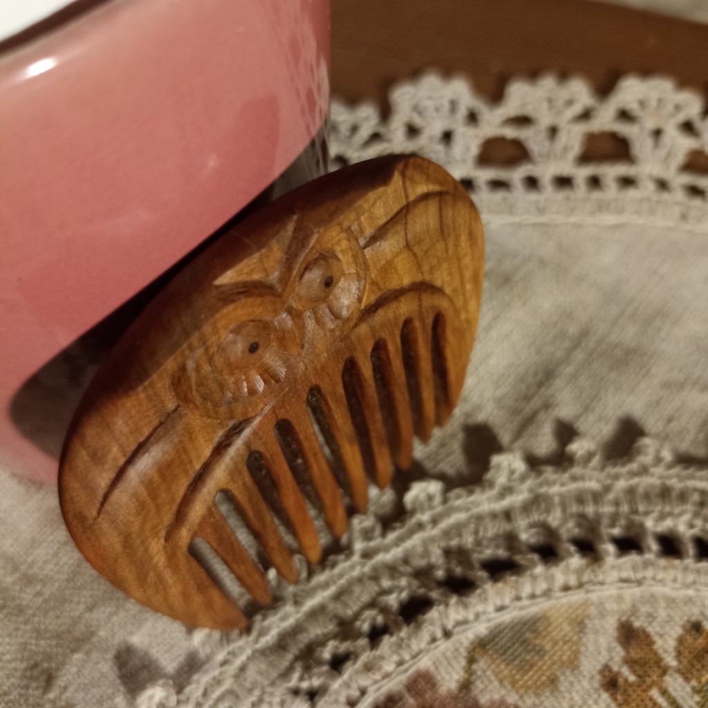 Гребешок из вишни